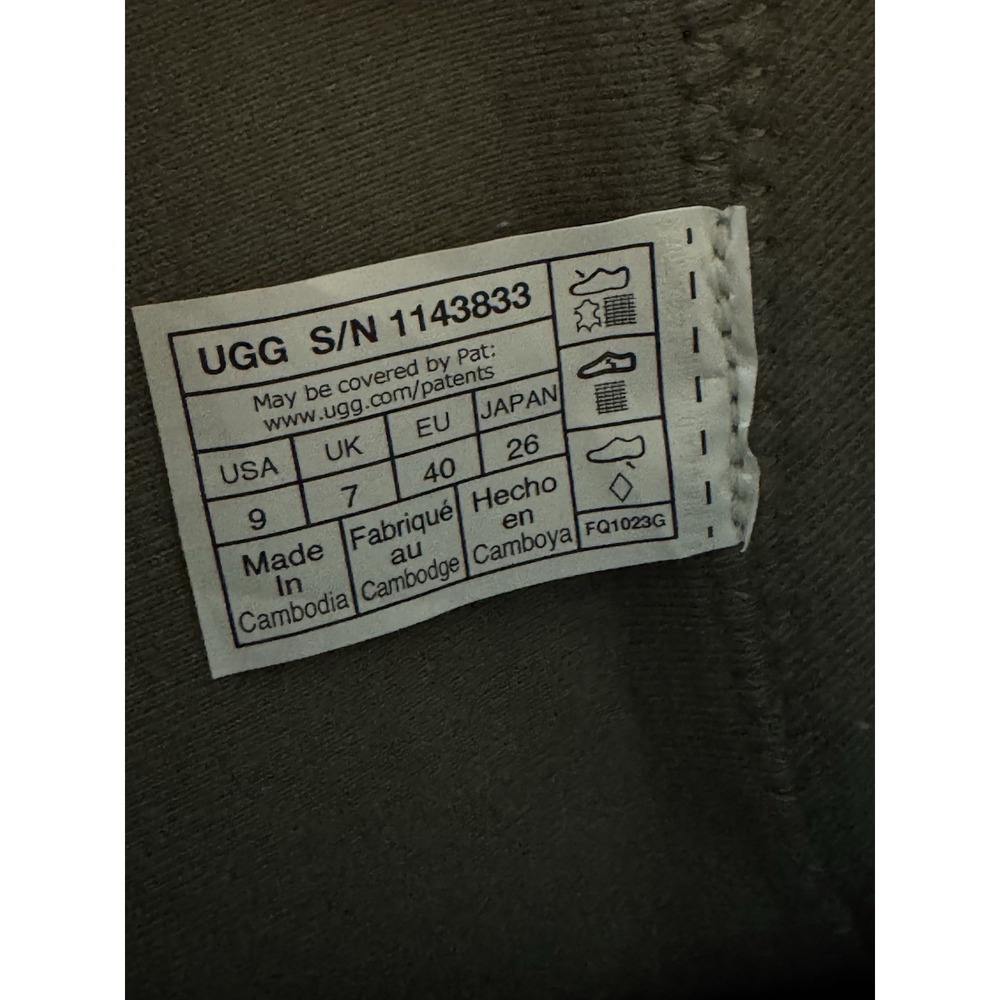 UGG Women's Waterproof Winter Boots Size 9 – Lug Sole Outdoor‎ Weather Rated - Picture 3 of 4